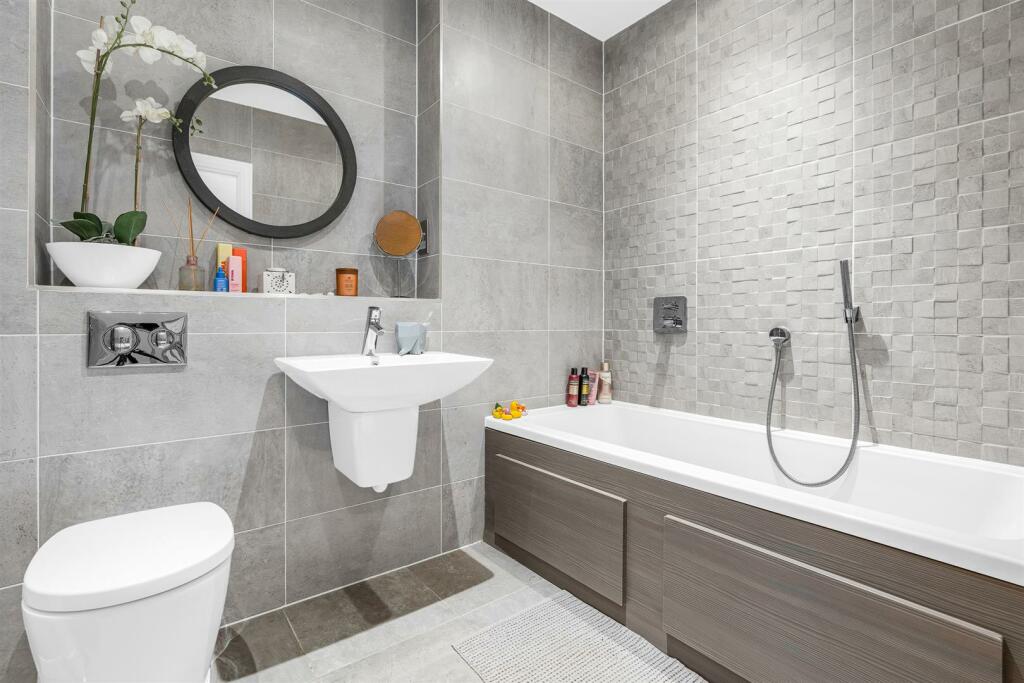 Additional property image - Frythe Avenue, Welwyn