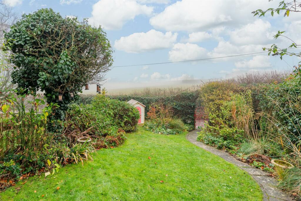 Additional property image - Tewin Hill, Tewin, Welwyn