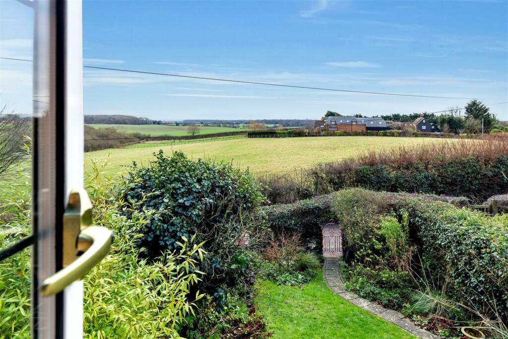 Additional property image - Tewin Hill, Tewin, Welwyn