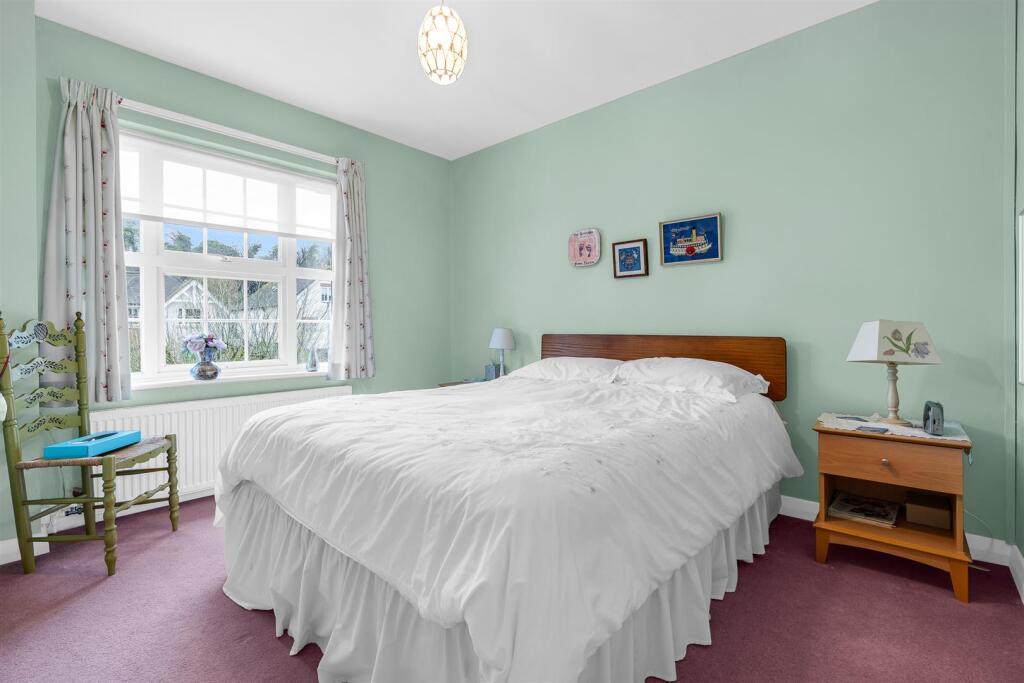 Additional property image - New Place, Welwyn