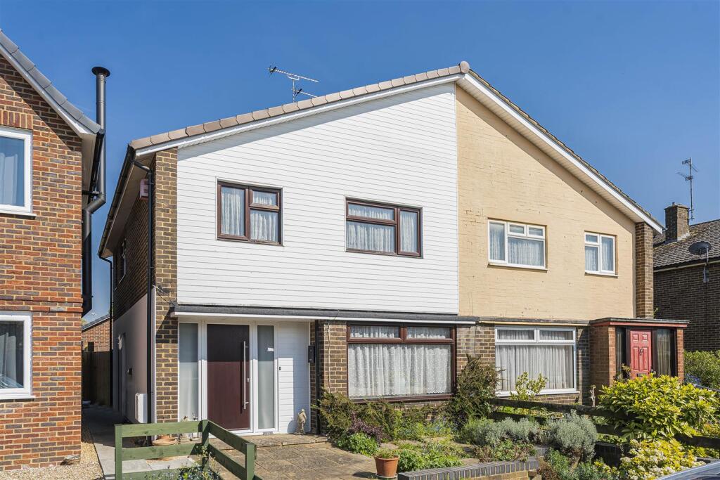 Main image of property: Hollyshaws, Stevenage