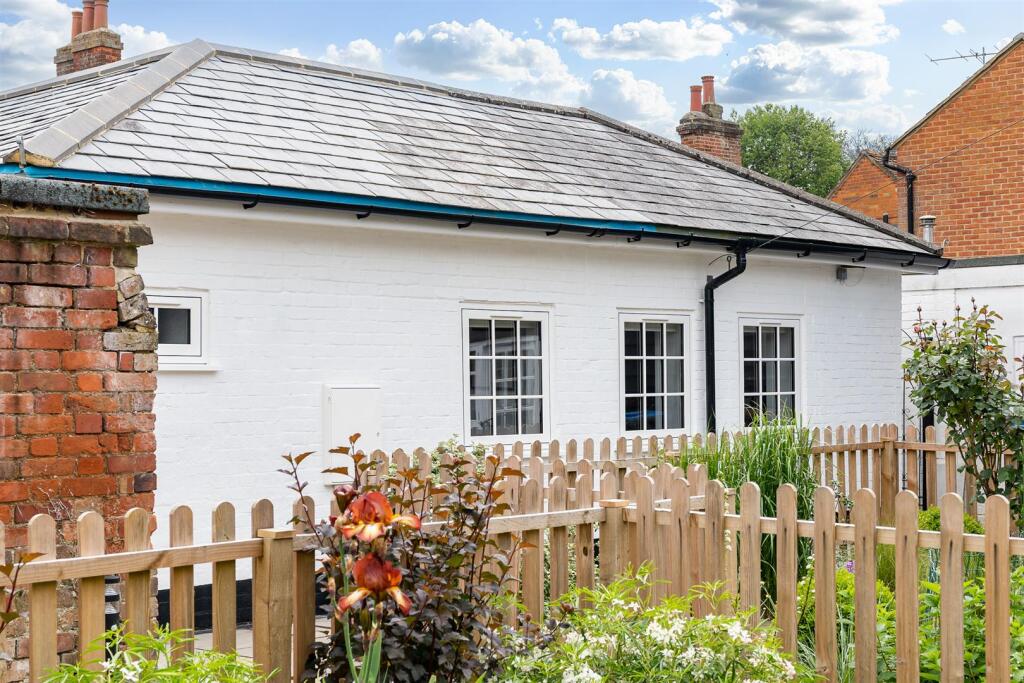 Main image of property: Mimram Walk, Welwyn