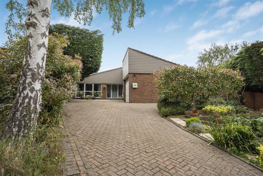 Main image of property: Leonards Close, Welwyn