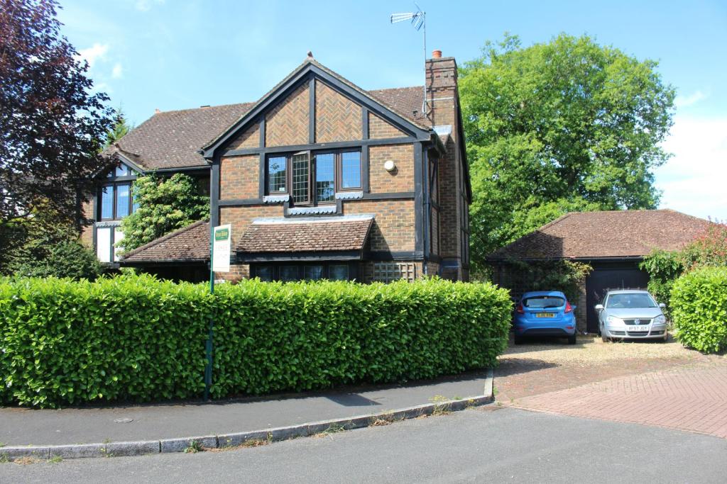 5 bedroom detached house for sale in Blakes Way, Welwyn, Hertfordshire, AL6