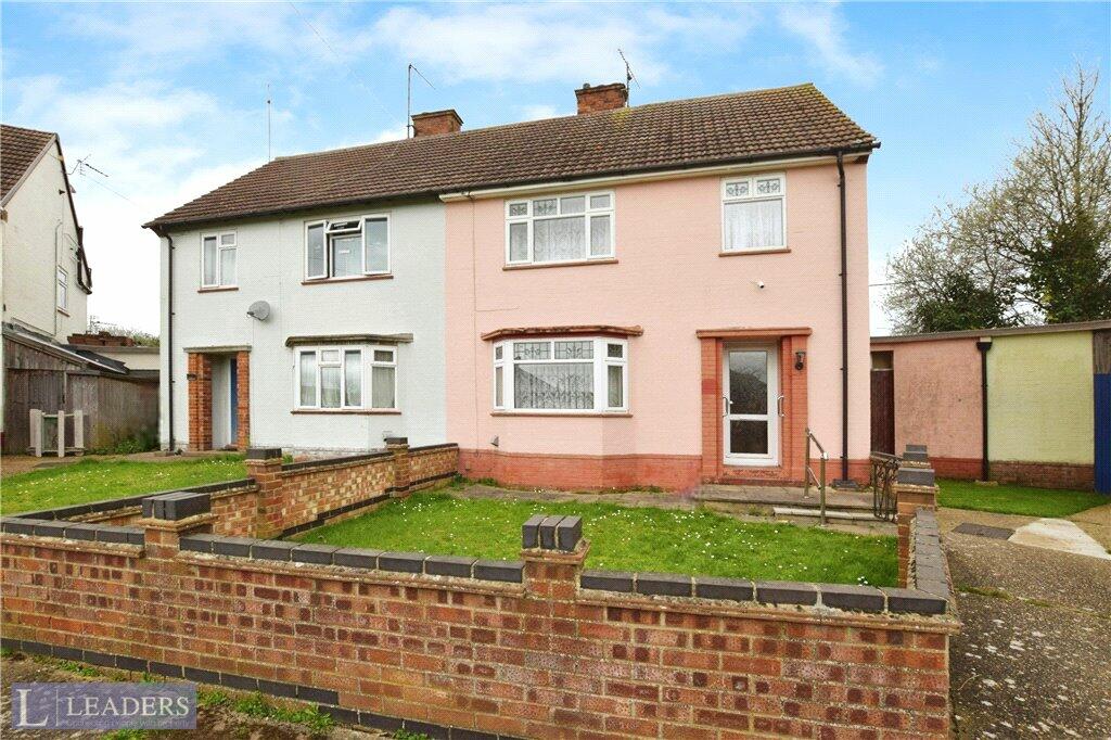 3 bedroom semidetached house for sale in King Road, Colchester