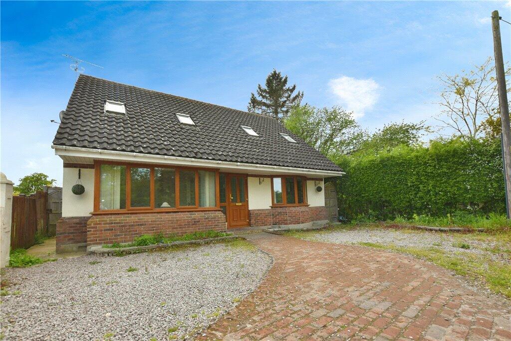 3 bedroom detached house for sale in Clacton Road, Weeley Heath, ClactononSea, CO16