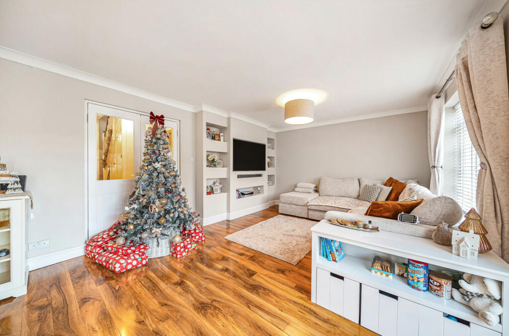 Additional property image - Chilburn Road, Clacton-on-Sea, Essex