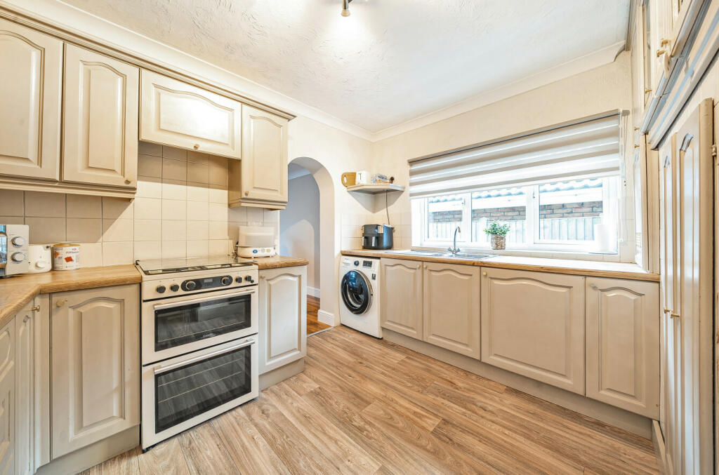 Additional property image - Chilburn Road, Clacton-on-Sea, Essex