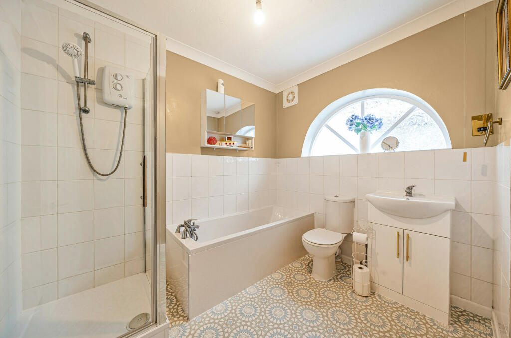 Additional property image - Chilburn Road, Clacton-on-Sea, Essex