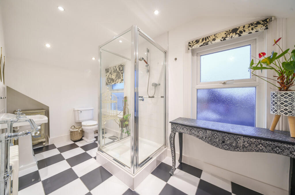 Additional property image - Hayes Road, Clacton-on-Sea, Essex