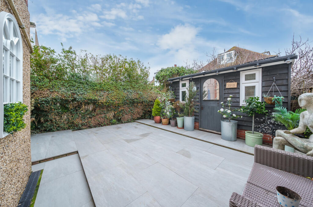 Additional property image - Hayes Road, Clacton-on-Sea, Essex