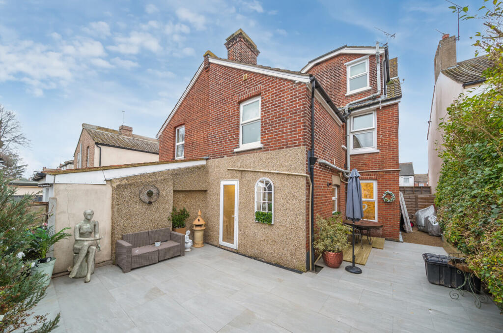 Additional property image - Hayes Road, Clacton-on-Sea, Essex