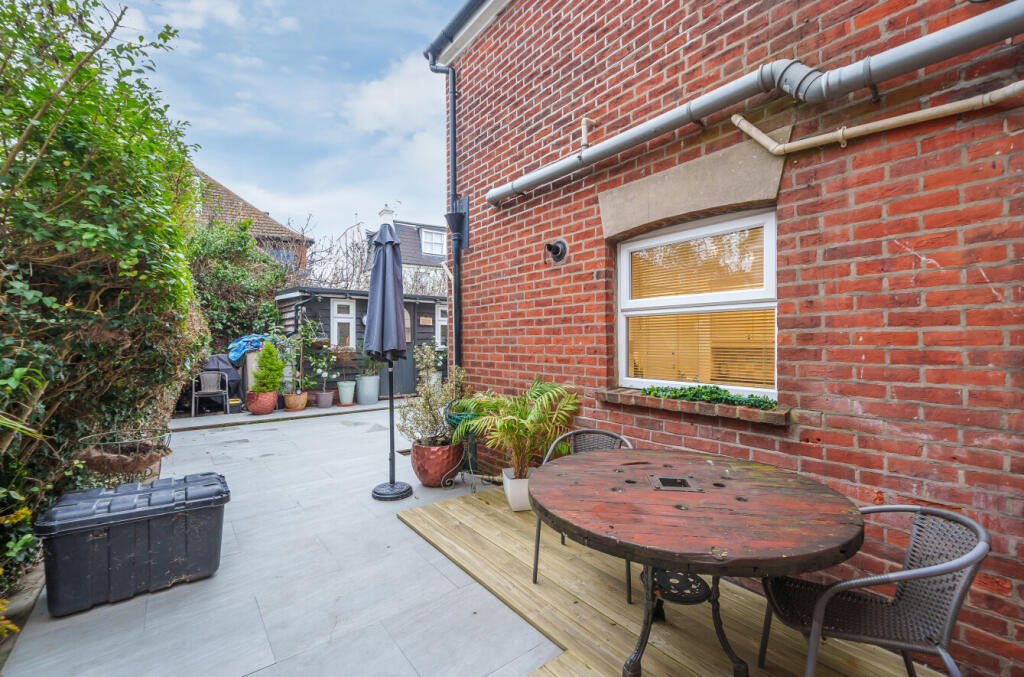 Additional property image - Hayes Road, Clacton-on-Sea, Essex