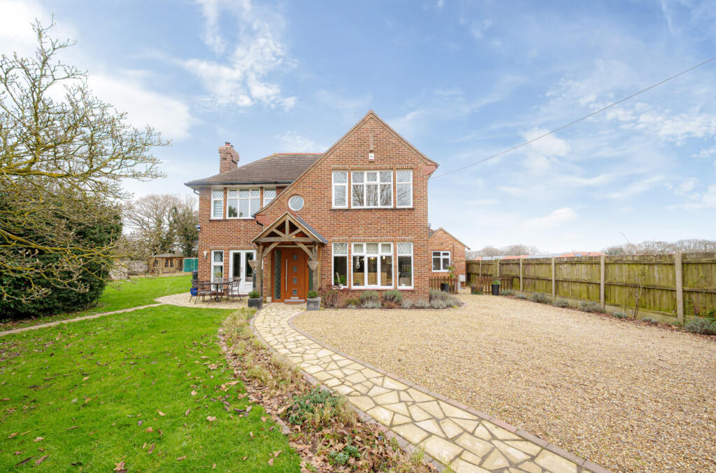 Additional property image - Clacton Road, Weeley Heath, Clacton-on-Sea