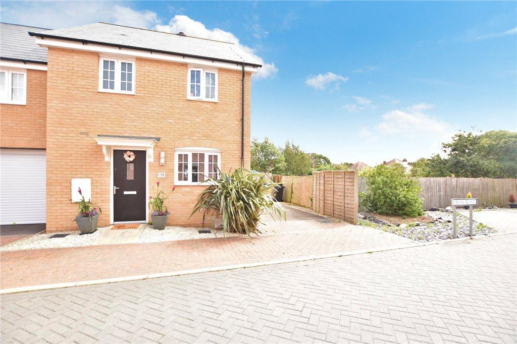 3 bedroom semidetached house for sale in Cross Road, ClactononSea