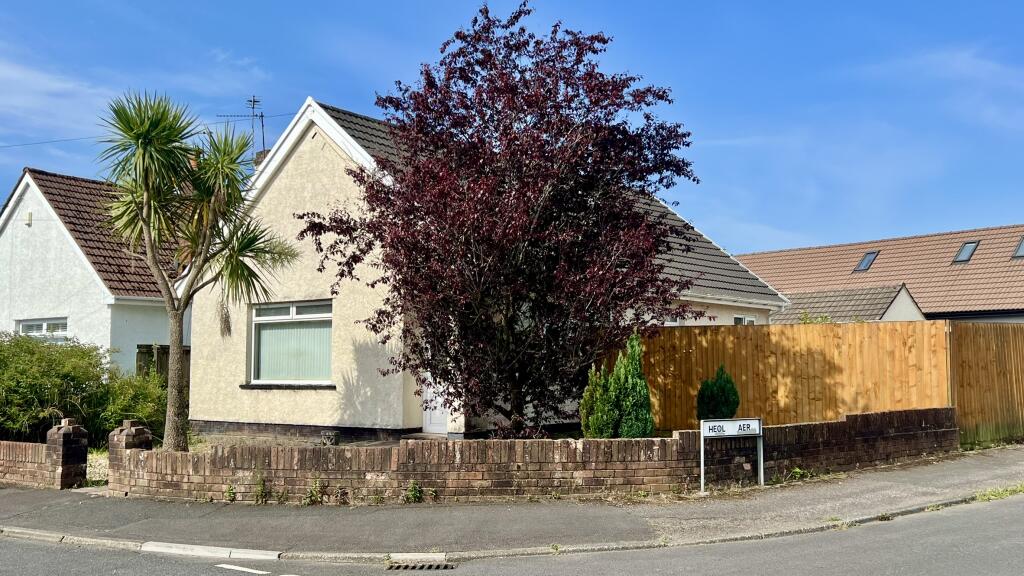 Main image of property: Heol Y Wern, Rhiwbina, Cardiff, CF14