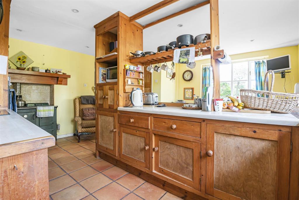 4 bedroom detached house for sale in Upton Pyne, Exeter, EX5