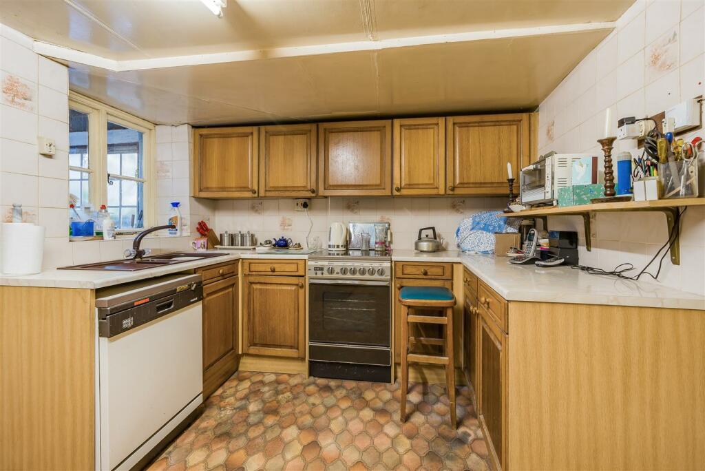 4 bedroom semidetached house for sale in Poltimore, Exeter, EX4