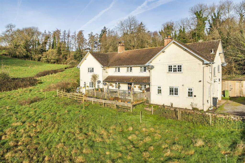 3 bedroom semidetached house for sale in Dawlish, EX7