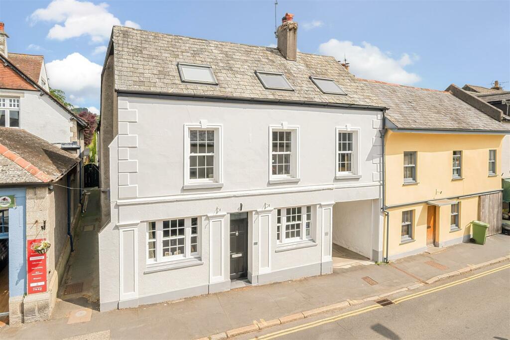 9 bedroom semidetached house for sale in Moretonhampstead, TQ13
