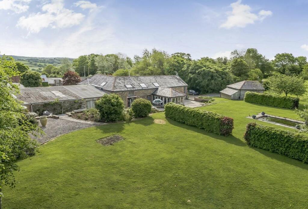 5 bedroom detached house for sale in Zeal Monachorum, Crediton, EX17