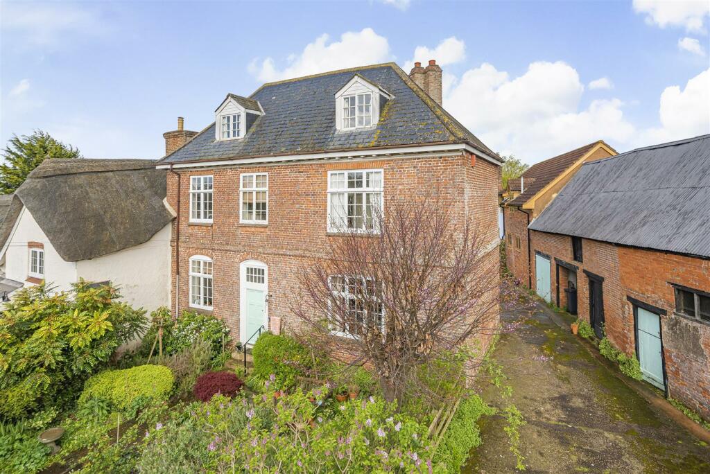 4 bedroom semidetached house for sale in Farringdon, Exeter, EX5