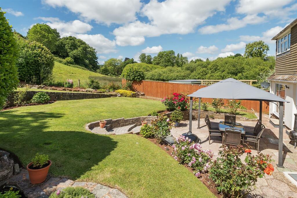 3 bedroom bungalow for sale in Belle Vue Close, Kenn, Exeter, EX6