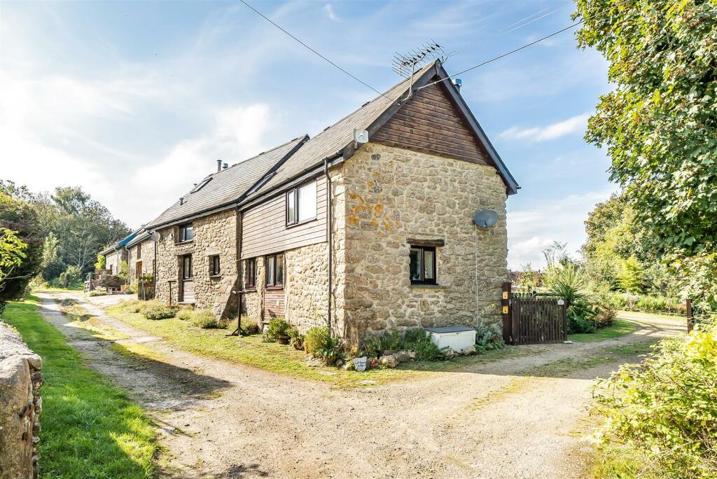 3 bedroom terraced house for sale in Moretonhampstead, Newton