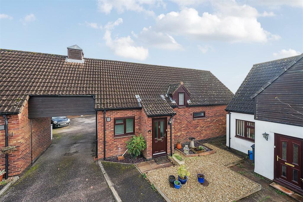 Main image of property: Longmeadow, Broadclyst, Exeter