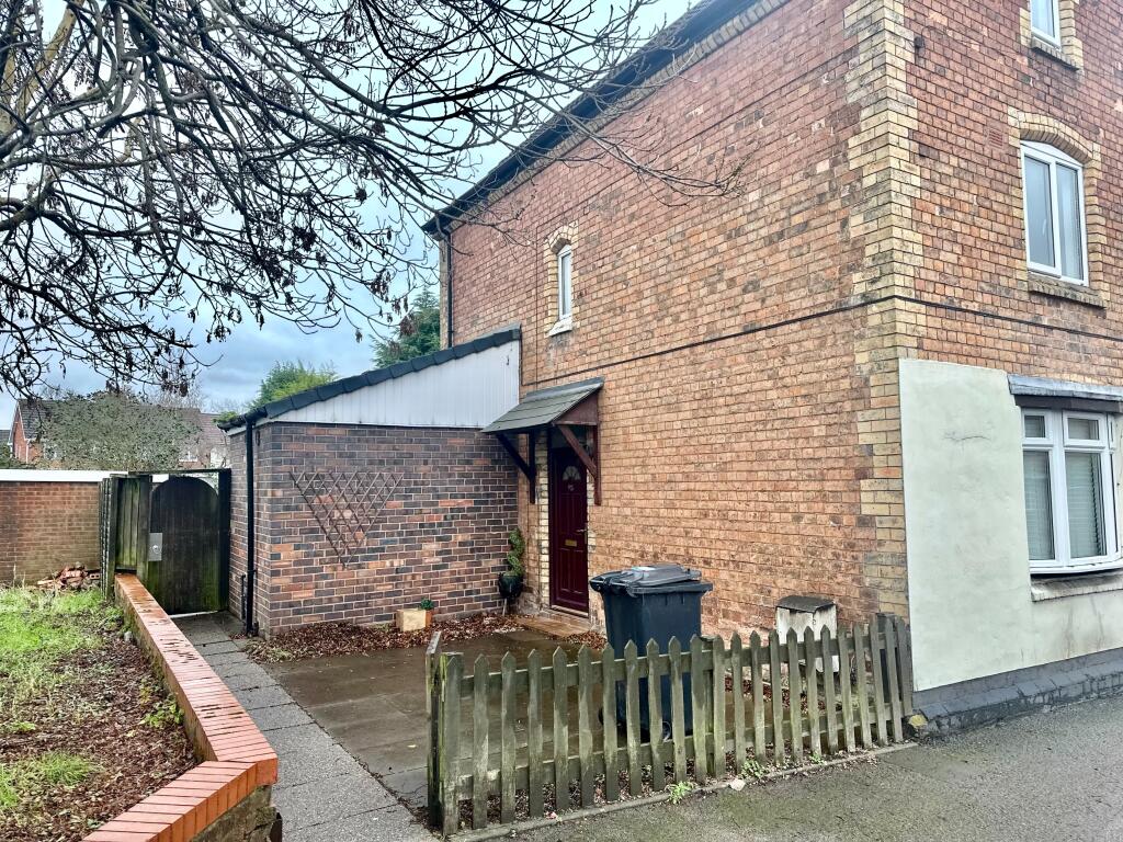 Main image of property: Tamworth Road, Tamworth, B77