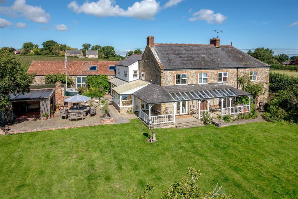 5 bedroom detached house for sale in Pound Lane, Broadway, Ilminster, TA19