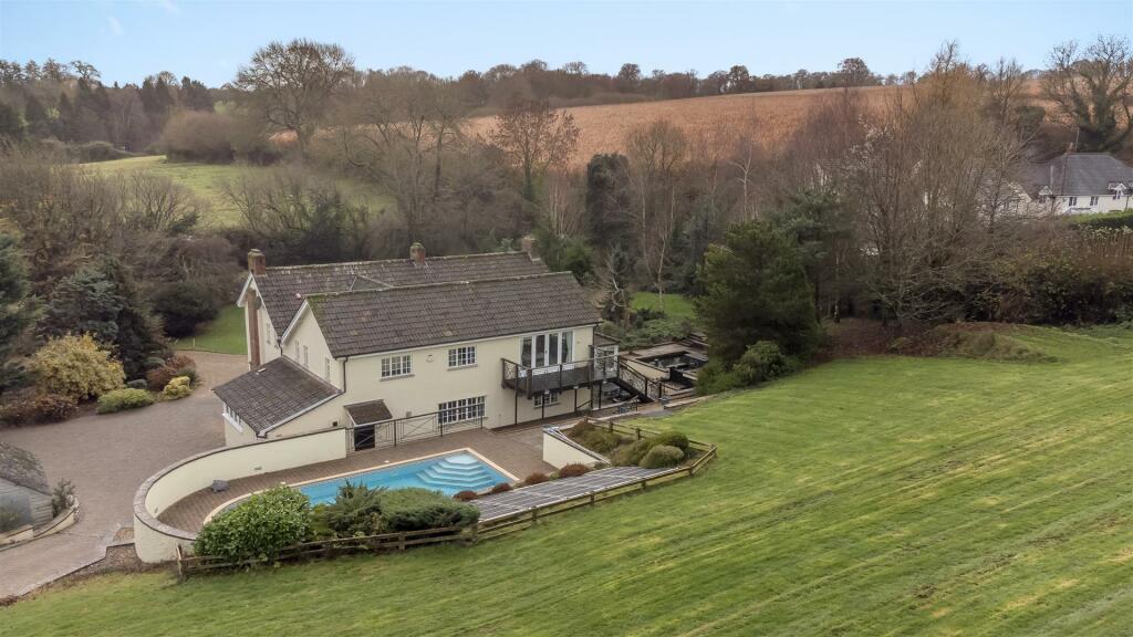 6 bedroom detached house for sale in Combe Florey, Taunton, TA4
