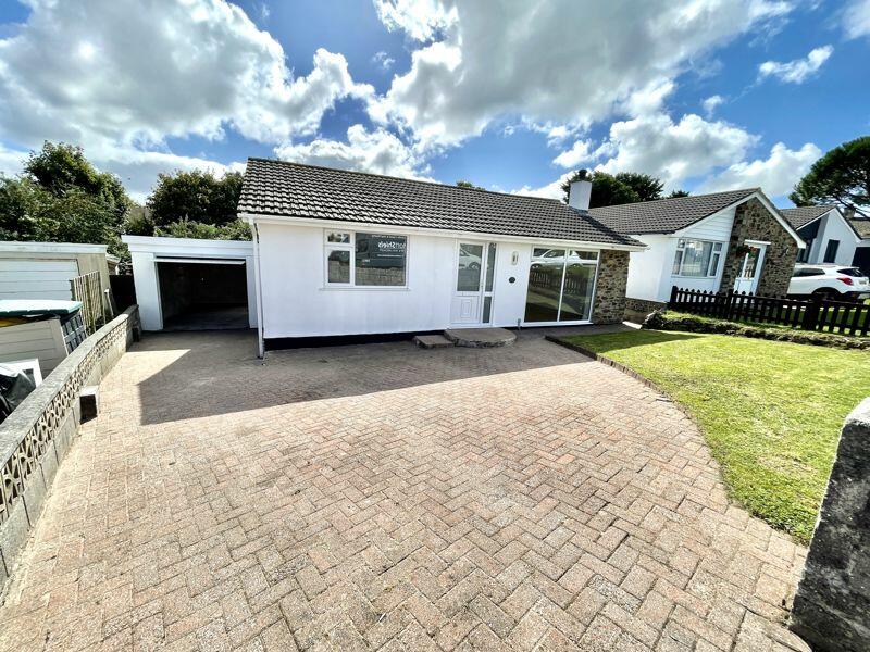2 bedroom detached bungalow for sale in CARBIS BAY, Cornwall, TR26