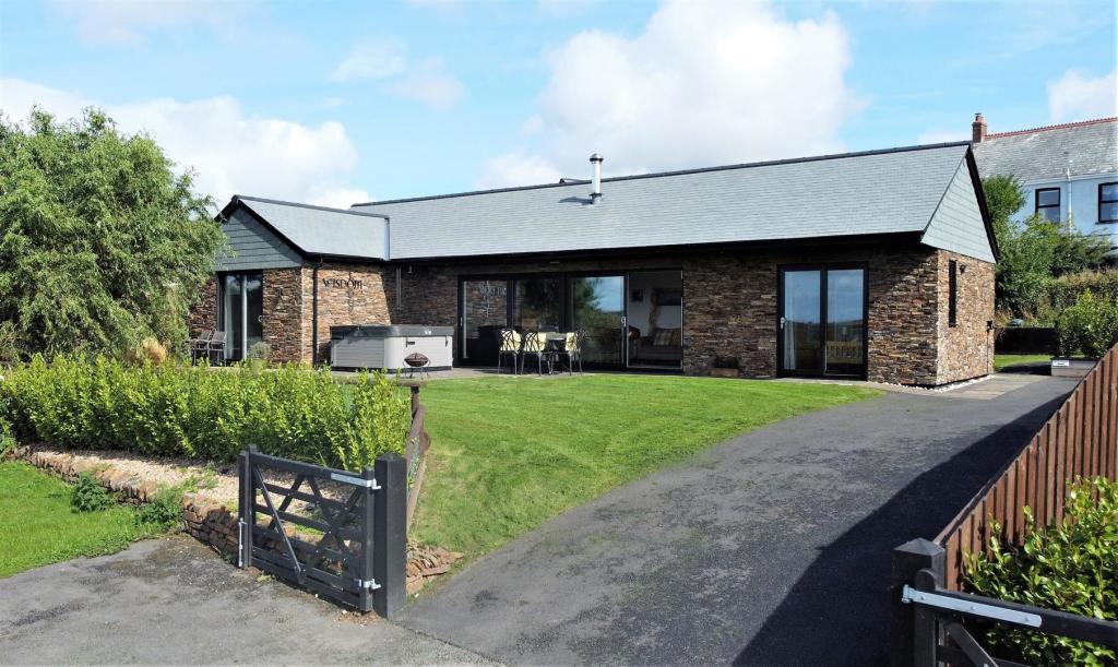 3 bedroom detached house for sale in St. Stephen, St. Austell, PL26