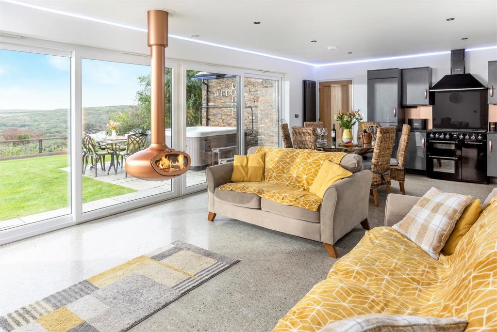 3 bedroom detached house for sale in St. Stephen, St. Austell, PL26