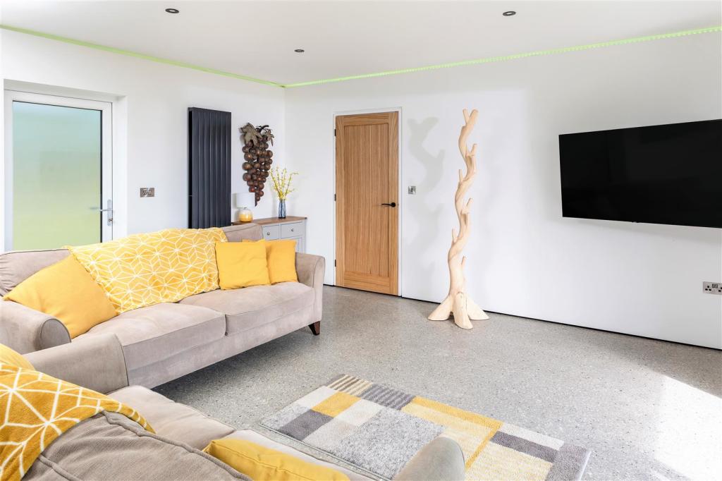 3 bedroom detached house for sale in St. Stephen, St. Austell, PL26