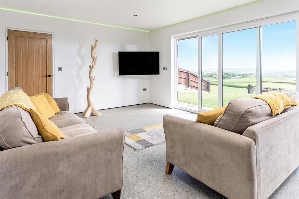 3 bedroom detached house for sale in St. Stephen, St. Austell, PL26