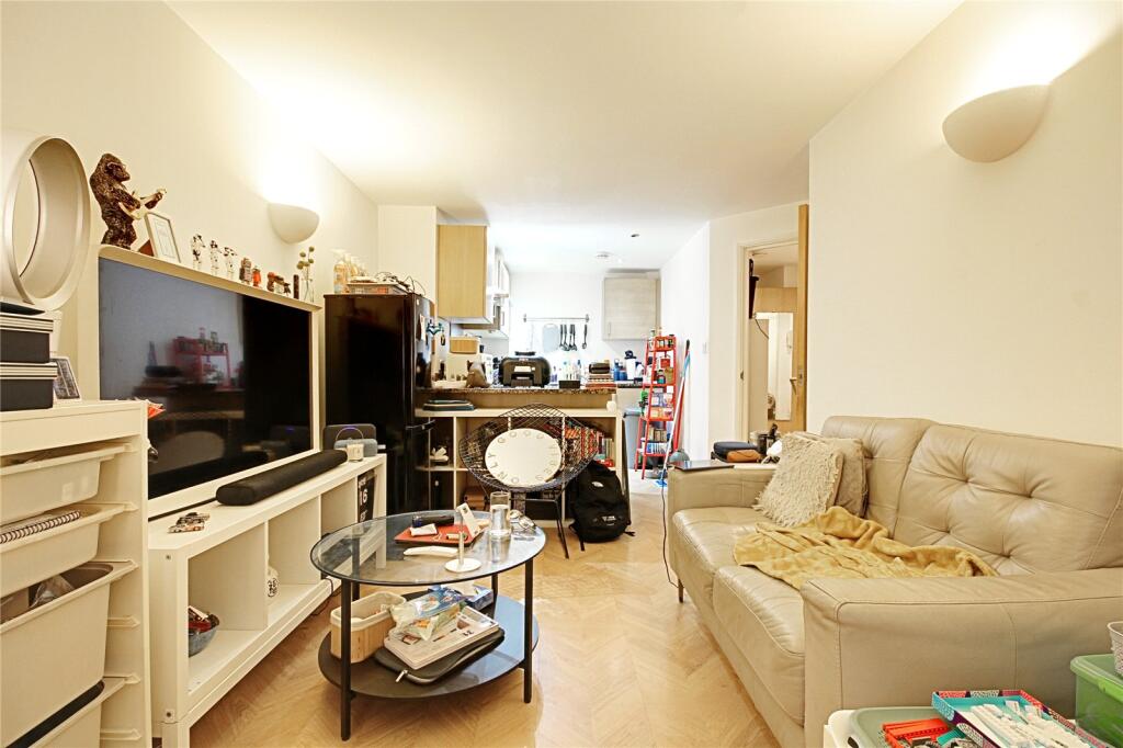 Main image of property: Silver Street, Enfield, EN1