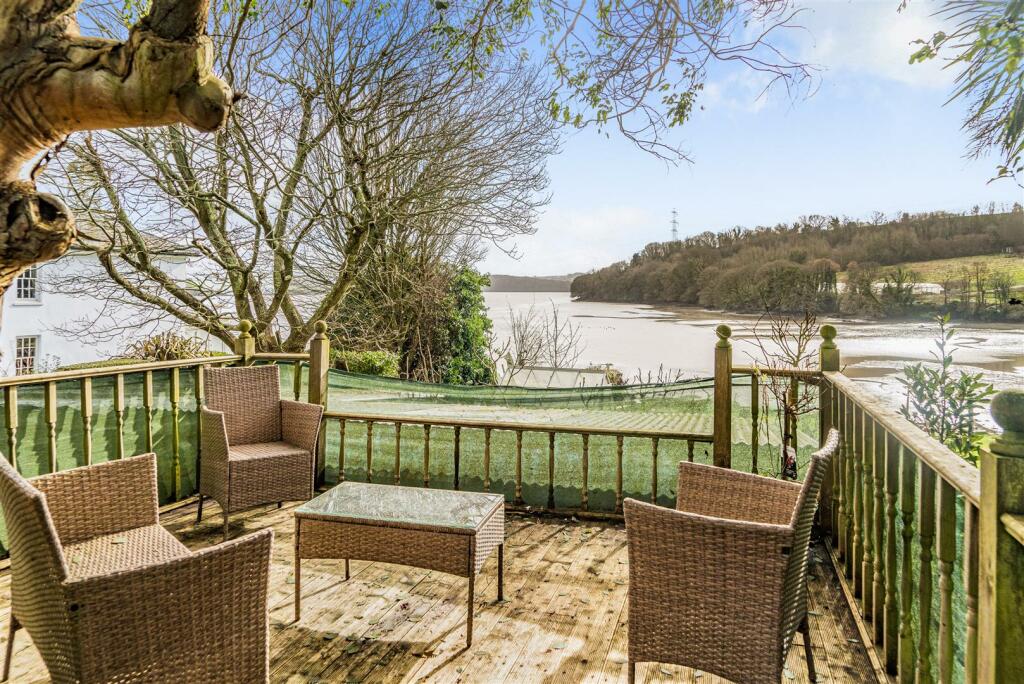 2 bedroom terraced house for sale in Fore Street, Cargreen, Saltash, PL12