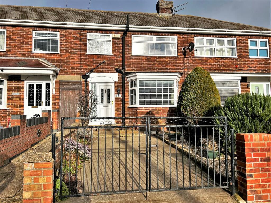 3 bedroom terraced house for sale in Penshurst Road, Cleethorpes, N.E