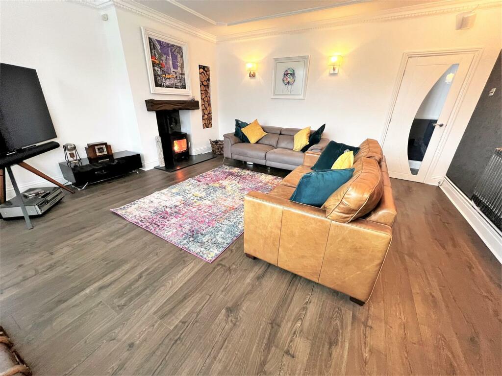 4 bedroom detached house for sale in Vivian Avenue, Grimsby, N.E. Lincs