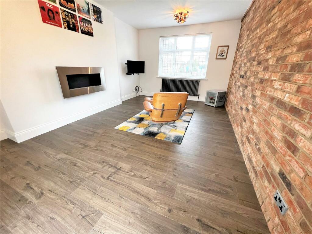 4 bedroom detached house for sale in Vivian Avenue, Grimsby, N.E. Lincs