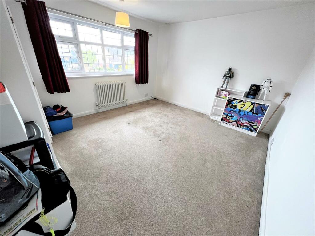 4 bedroom detached house for sale in Vivian Avenue, Grimsby, N.E. Lincs