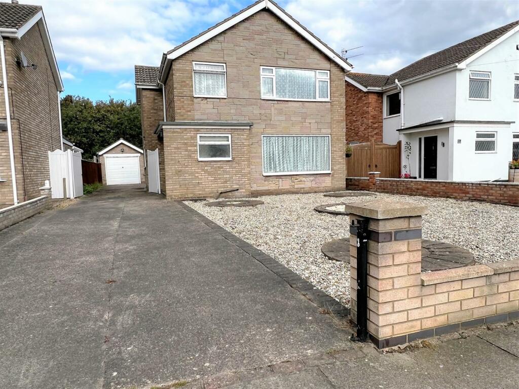 4 bedroom detached house for sale in Bolingbroke Road, Cleethorpes, N.E