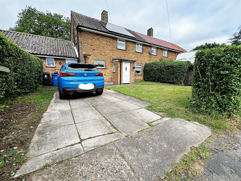 3 bedroom semidetached house for sale in Draycot, Nettleton, Market