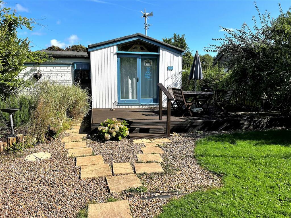 2 bedroom chalet for sale in Antony's bank Road, Humberston Fitties