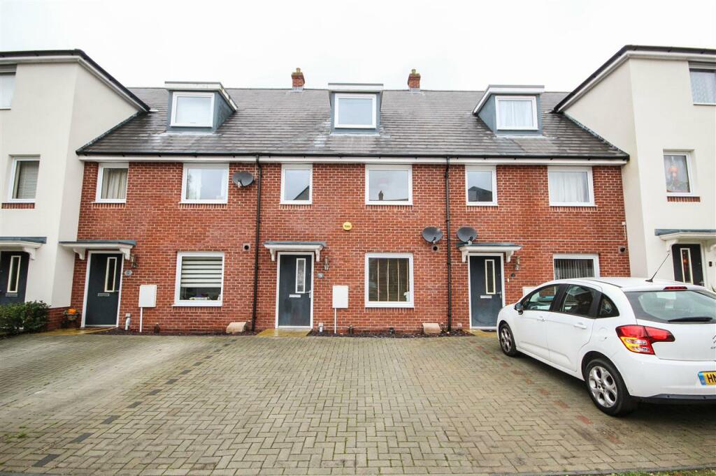 4 bedroom terraced house for sale in Colby Street, Southampton, SO16