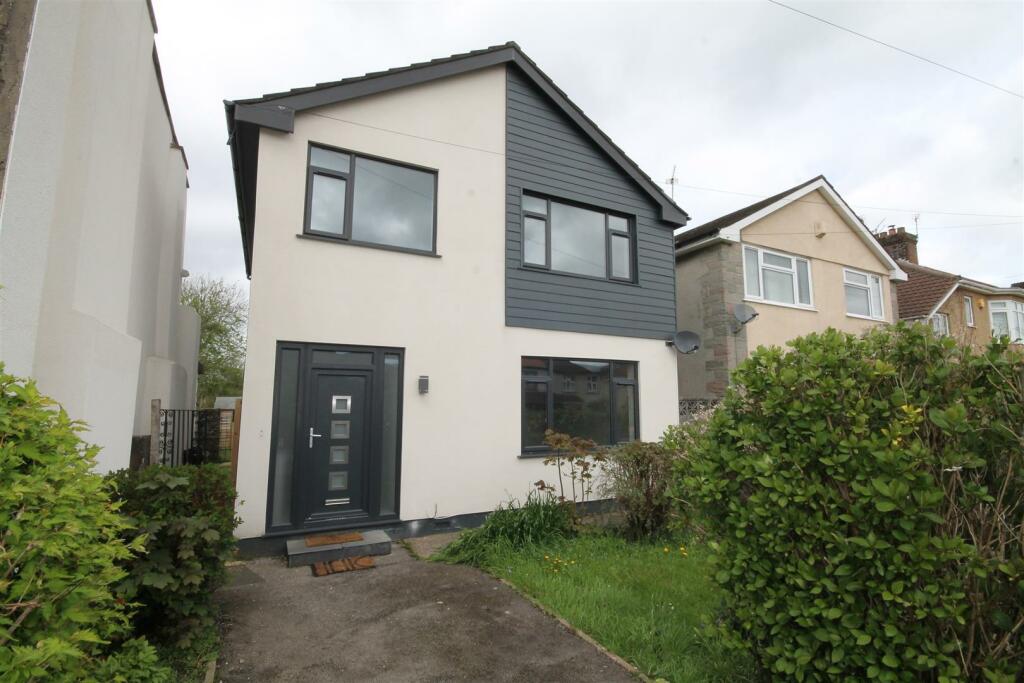 3 bedroom detached house for rent in Overndale Road, Downend, BS16