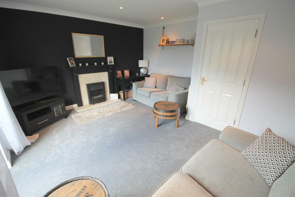 Additional property image - Cave Close, Downend, Bristol