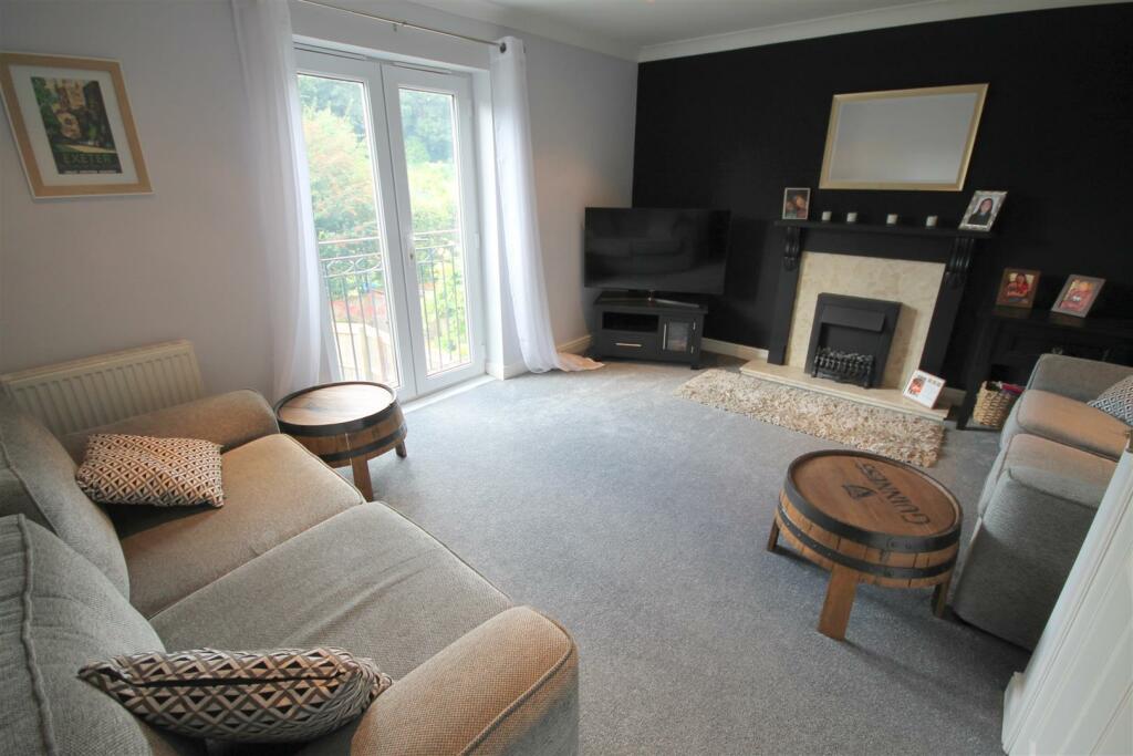 Additional property image - Cave Close, Downend, Bristol